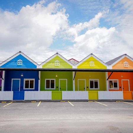 Auranad Tinyhouse Bandar Tanah Merah Wifi Netflix Ngoại thất bức ảnh