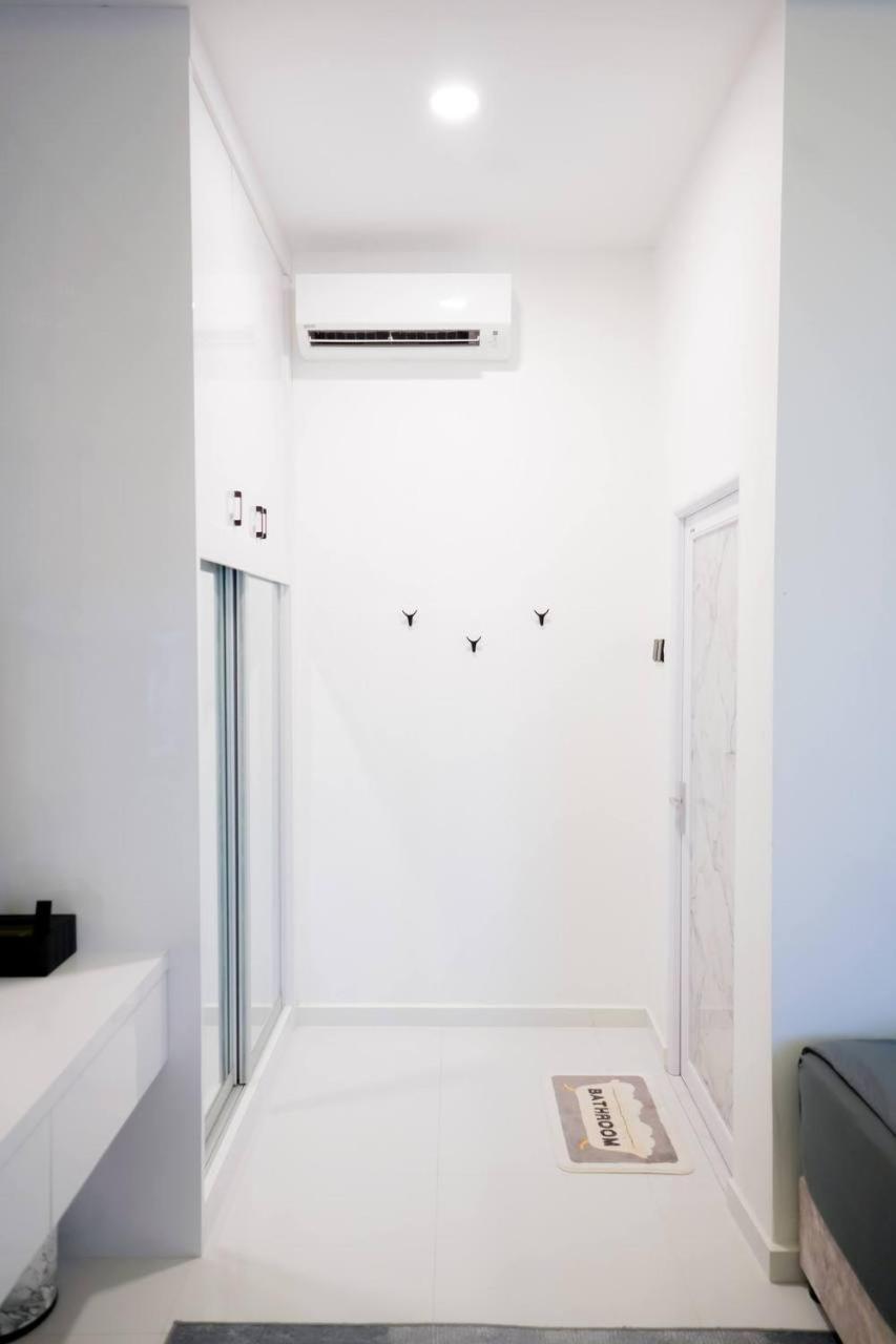 Auranad Tinyhouse Bandar Tanah Merah Wifi Netflix Ngoại thất bức ảnh
